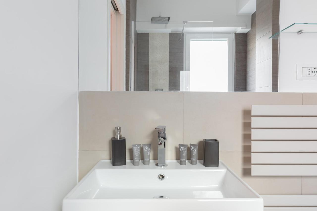 Amoretti Apartment, 6 Persone, 3 Camere, 2 Bagni, Balcone, Wi-Fi, Metro B Monti Tiburtini Roma Exterior foto